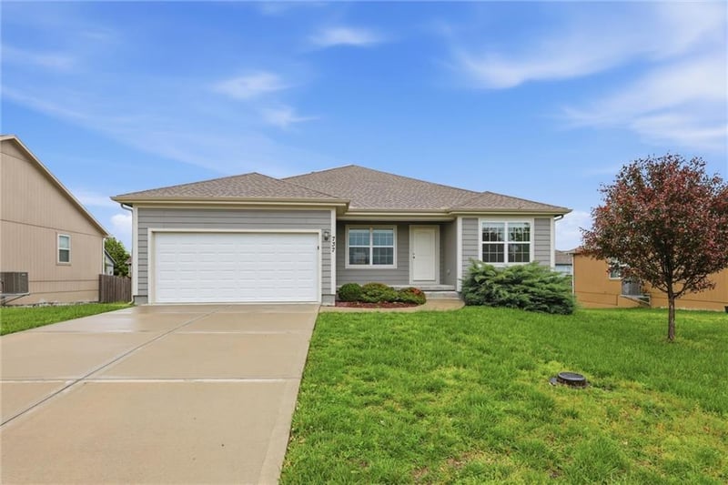 737 Cypress St, Gardner, KS 66030