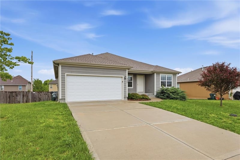 737 Cypress St, Gardner, KS 66030