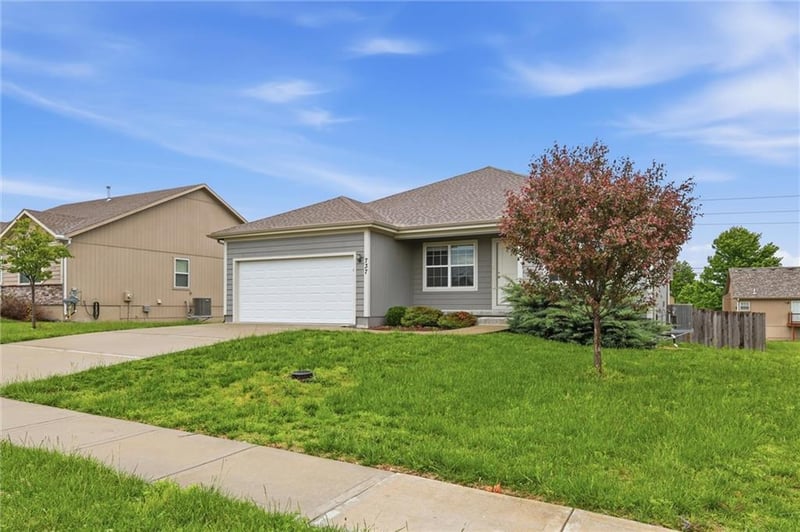 737 Cypress St, Gardner, KS 66030