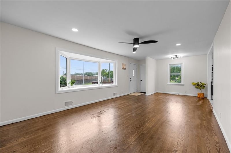 505 82nd St, Kansas City, MO 64118