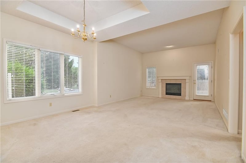 6316 145th St, Overland Park, KS 66223