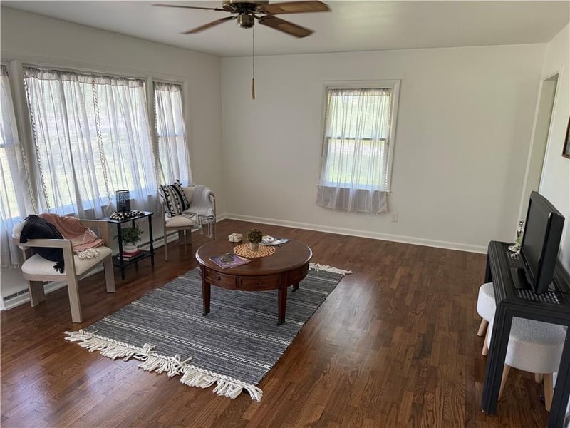 301 36th St, St Joseph, MO 64506