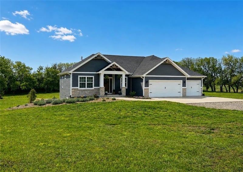 22940 Necole Rd, Holton, KS 66436
