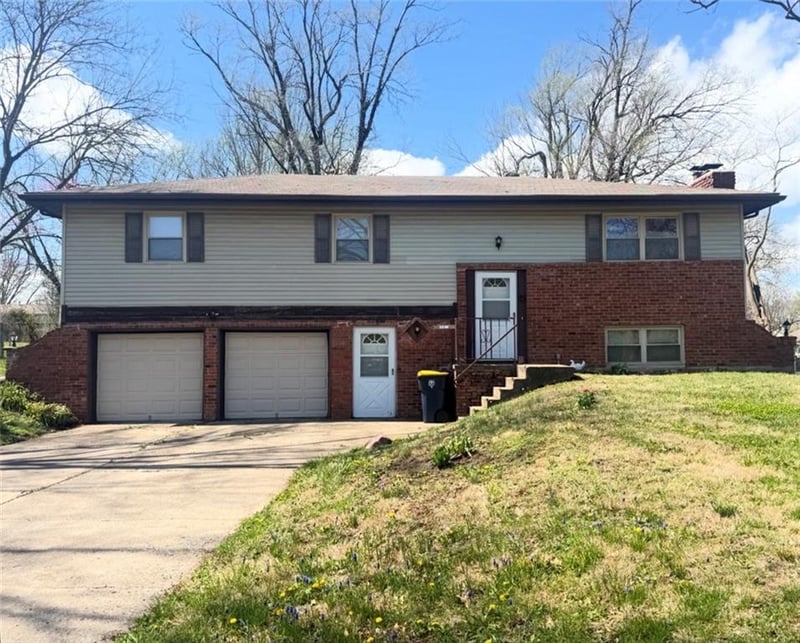 11144 Kenwood Ave, Kansas City, MO 64155