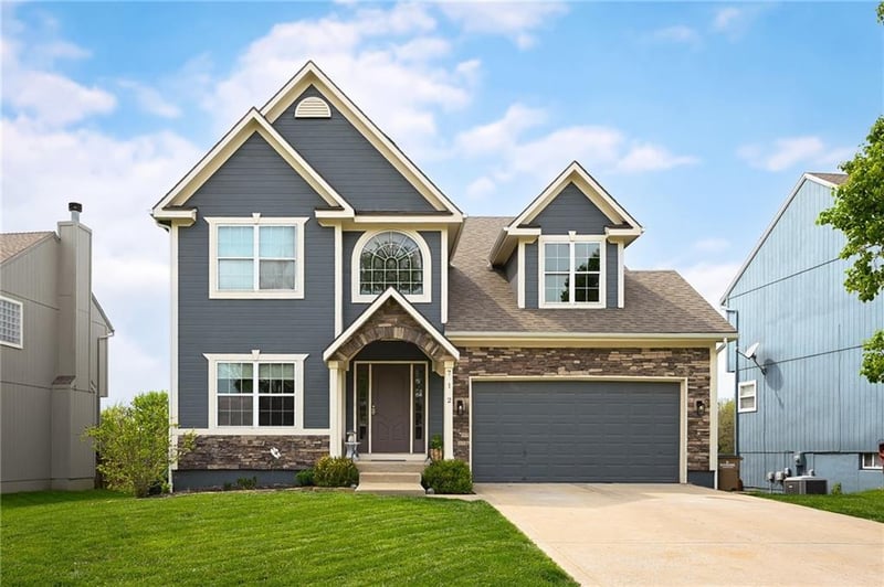 712 Adams St, Raymore, MO 64083