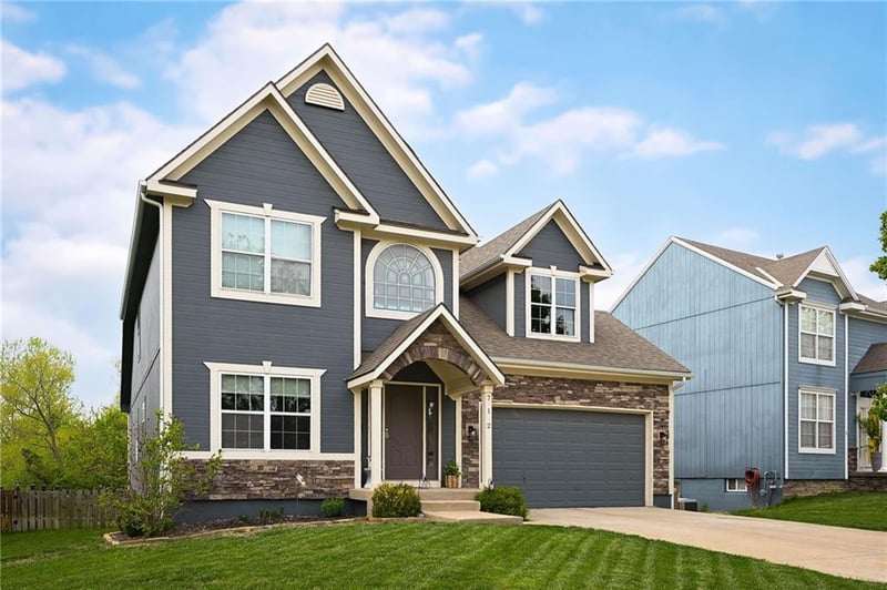 712 Adams St, Raymore, MO 64083