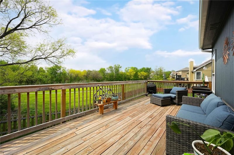 712 Adams St, Raymore, MO 64083