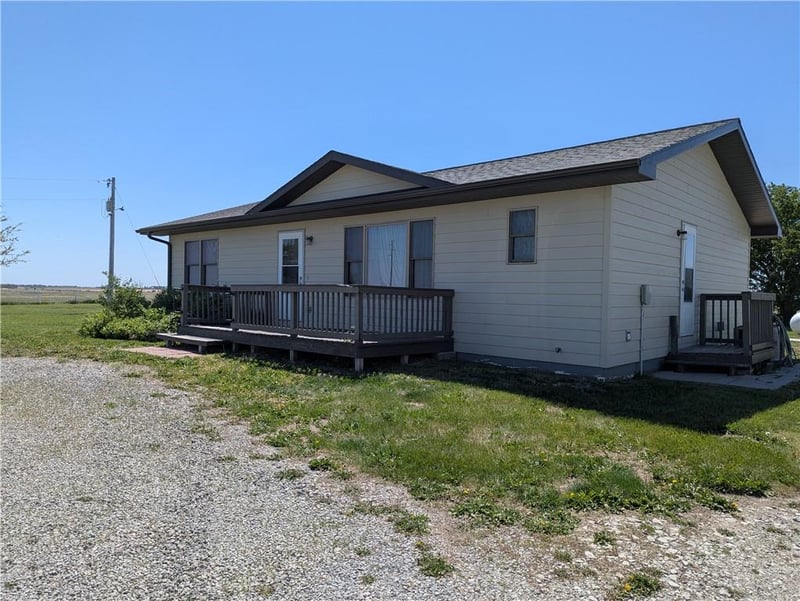 1463 Us 73 Hw, Hiawatha, KS 66434