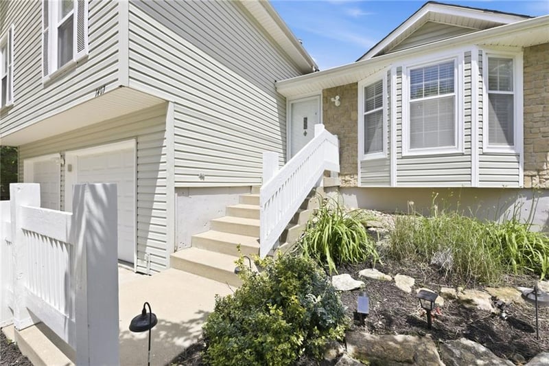 1407 Prairie Ter, Olathe, KS 66061