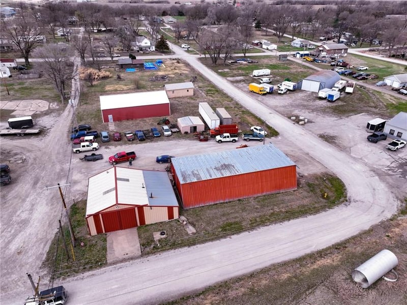 1000 A Oregon St, Hiawatha, KS 66434