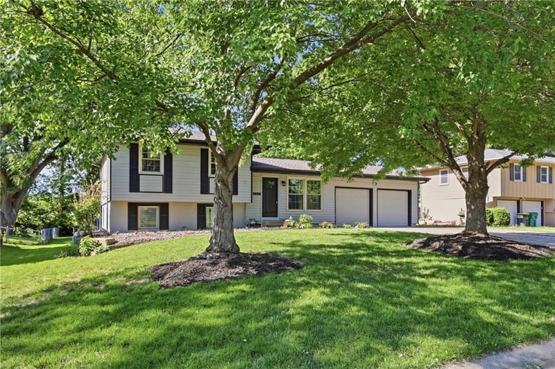 3401 67th St, Kansas City, MO 64119