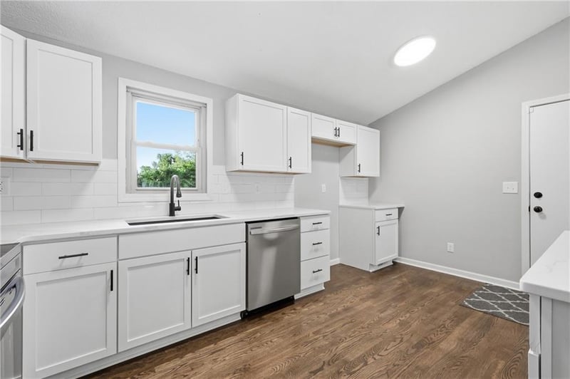 3401 67th St, Kansas City, MO 64119