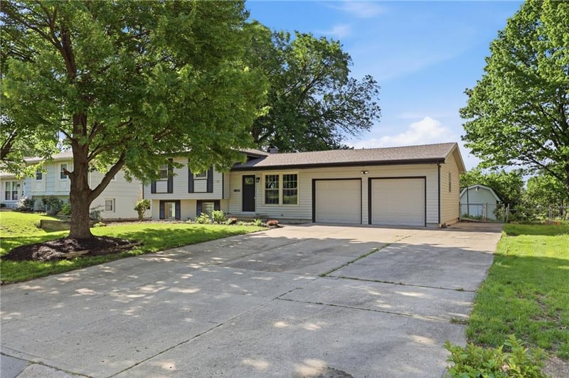 3401 67th St, Kansas City, MO 64119