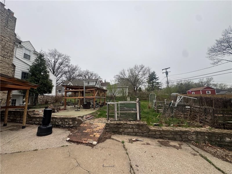 1410 Broadway St, Leavenworth, KS 66048