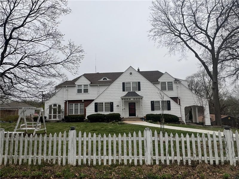 1410 Broadway St, Leavenworth, KS 66048