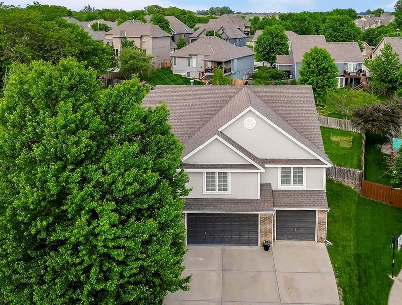 9105 Kansas Ct, Kansas City, MO 64156