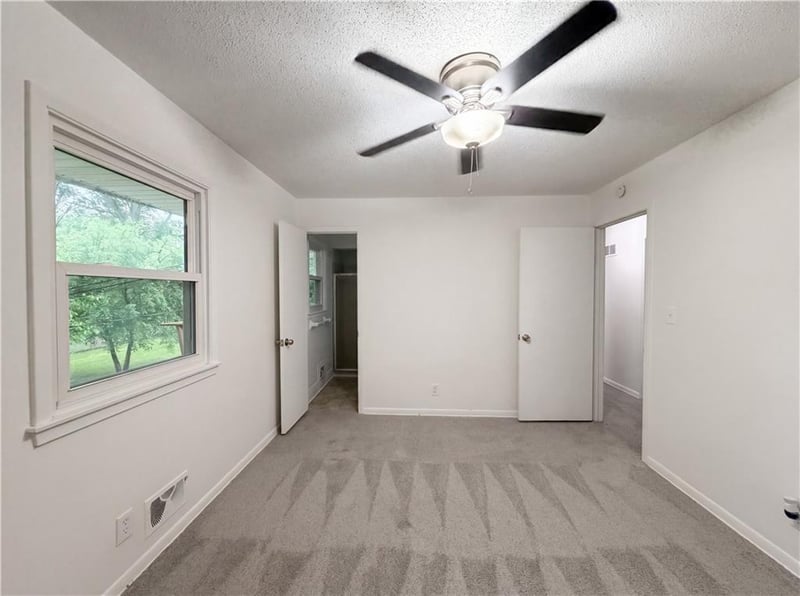 9401 84th Ter, Raytown, MO 64138