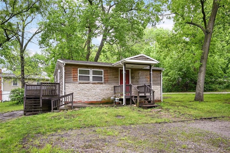 161 T St, Lake Lotawana, MO 64086