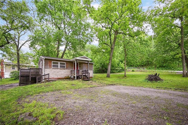 161 T St, Lake Lotawana, MO 64086