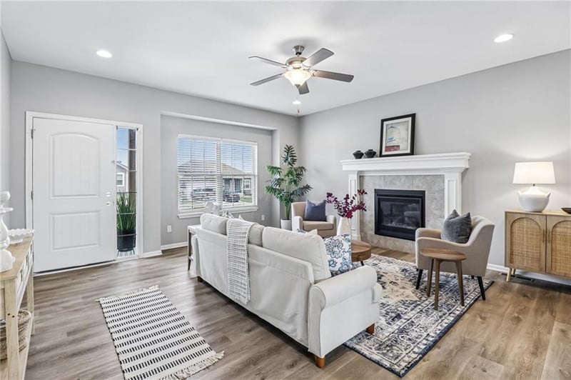 1205 Hilltop Ln, Grain Valley, MO 64029