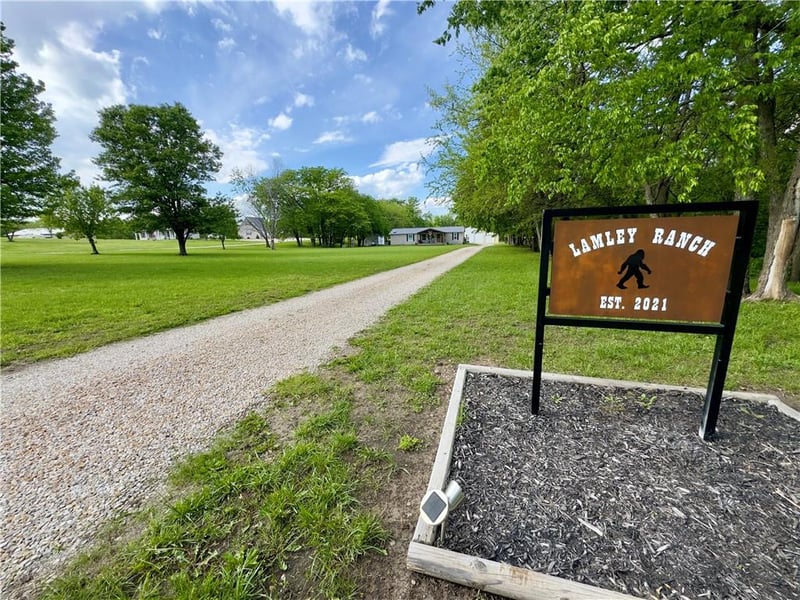 1981 State Route 2 Hw, Garden City, MO 64747