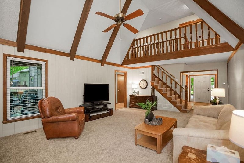 9010 Swarner Dr, Lenexa, KS 66219
