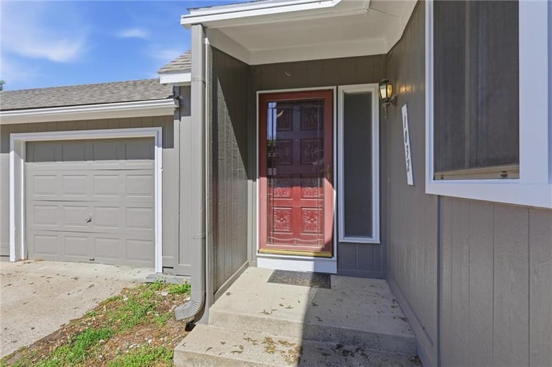 1032 NW 70th Ct, Kansas City, MO 64118