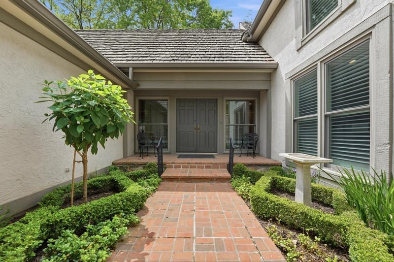 7904 Bristol Ct, Prairie Village, KS 66208
