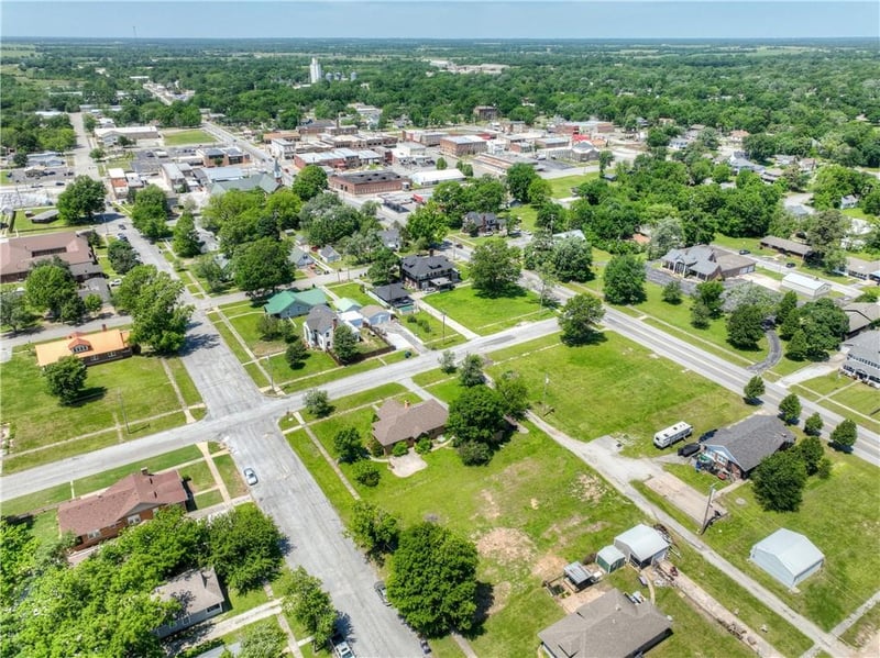 436 13th Street Lots 9 & 10 St, Baxter Springs, KS 66713
