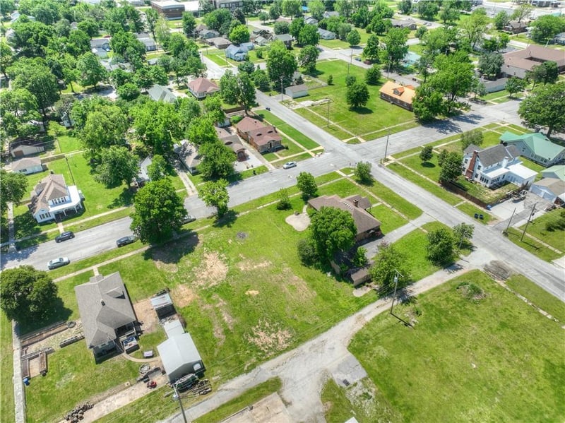 436 13th Street Lots 9 & 10 St, Baxter Springs, KS 66713