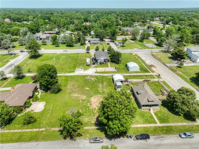 436 13th Street Lots 9 & 10 St, Baxter Springs, KS 66713