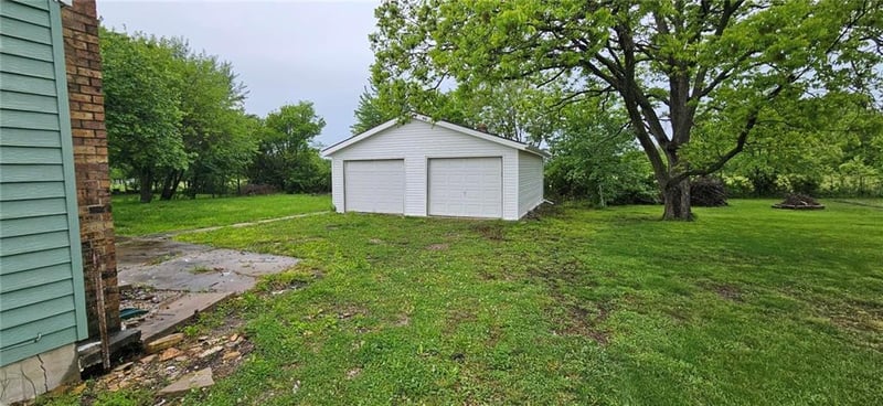 608 10th St, Holden, MO 64040