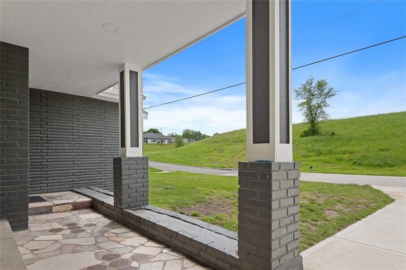 112 Kay St, Lansing, KS 66043