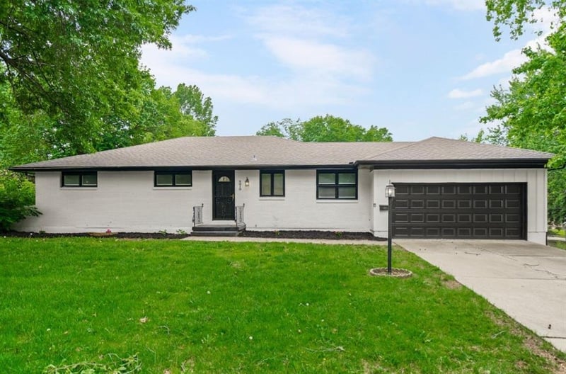 8819 61st St, Raytown, MO 64133