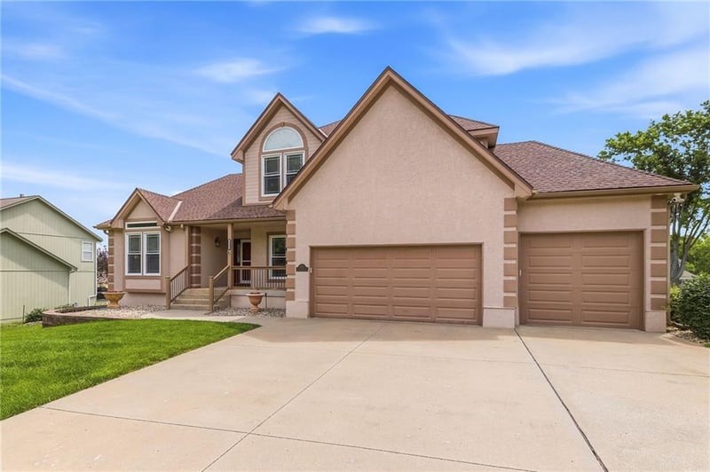 4333 Seattle Slew Dr, Lee's Summit, MO 64082