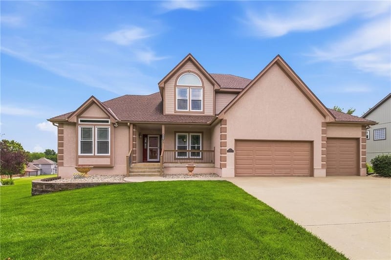 4333 Seattle Slew Dr, Lee's Summit, MO 64082