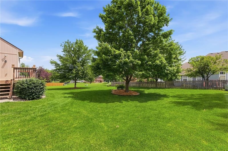 4333 Seattle Slew Dr, Lee's Summit, MO 64082