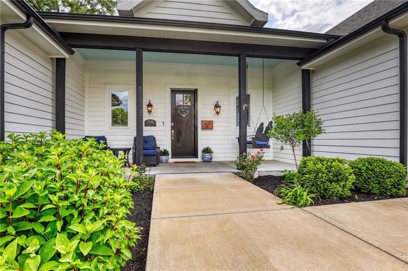 7501 Chadwick Ct, Prairie Village, KS 66208
