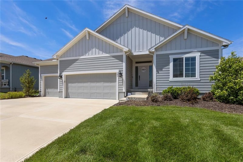 141 Griffin St, Blue Springs, MO 64064