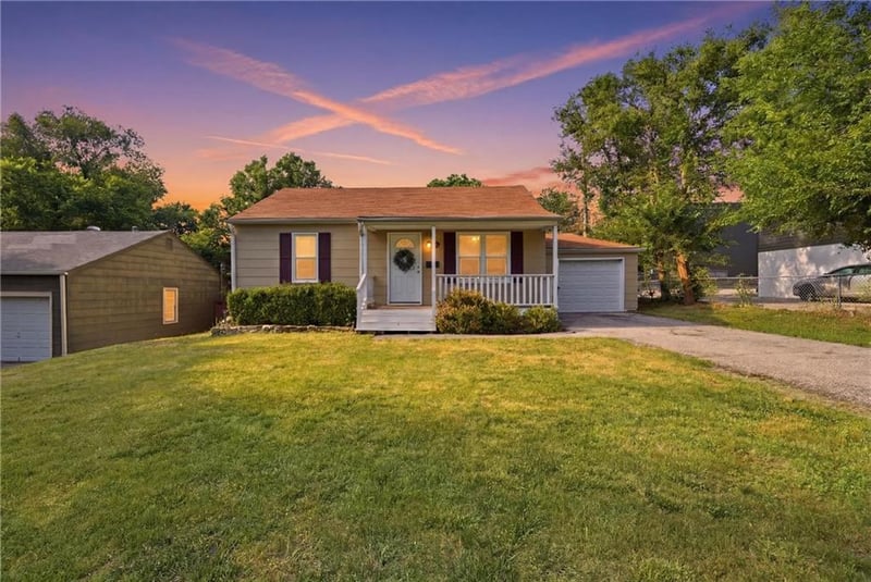 418 87th Ter, Kansas City, MO 64114