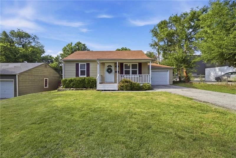 418 87th Ter, Kansas City, MO 64114