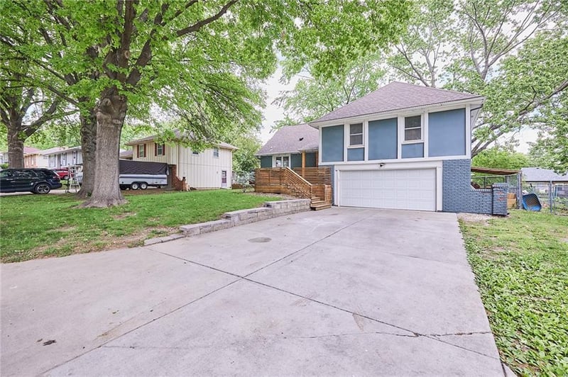 12719 Crystal Ave, Grandview, MO 64030