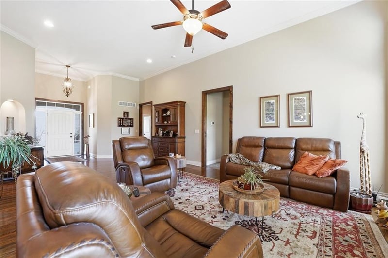 9308 N Bellview Ave, Kansas City, MO 64155