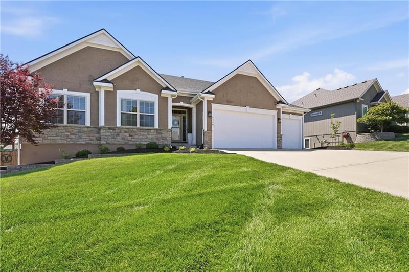 9308 N Bellview Ave, Kansas City, MO 64155