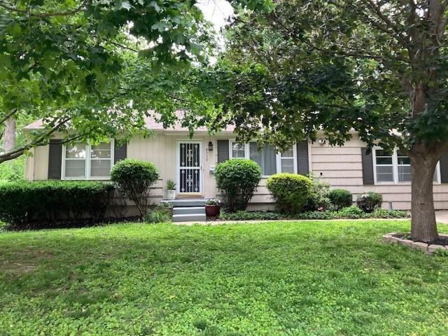 8930 Hardy St, Overland Park, KS 66212