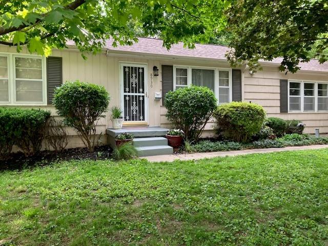 8930 Hardy St, Overland Park, KS 66212