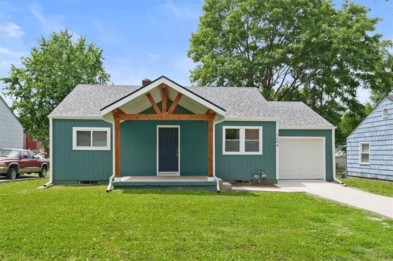 7204 Forest Ave, Kansas City, MO 64131