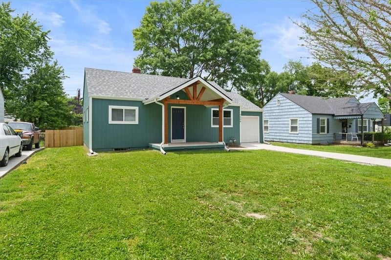 7204 Forest Ave, Kansas City, MO 64131