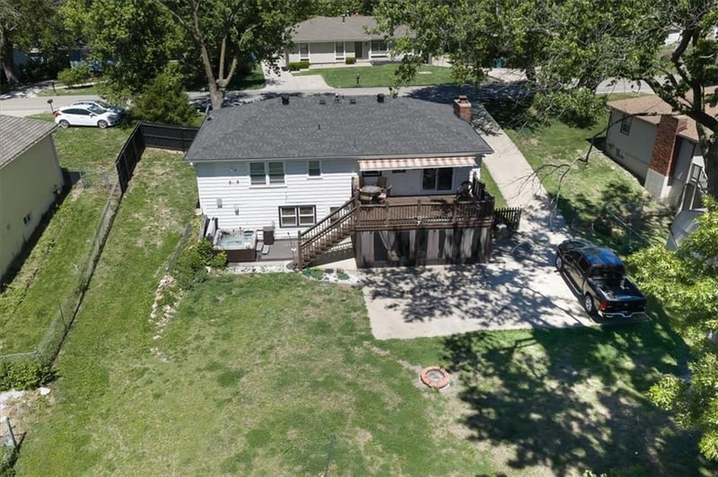 6925 Blair Rd, Kansas City, MO 64152