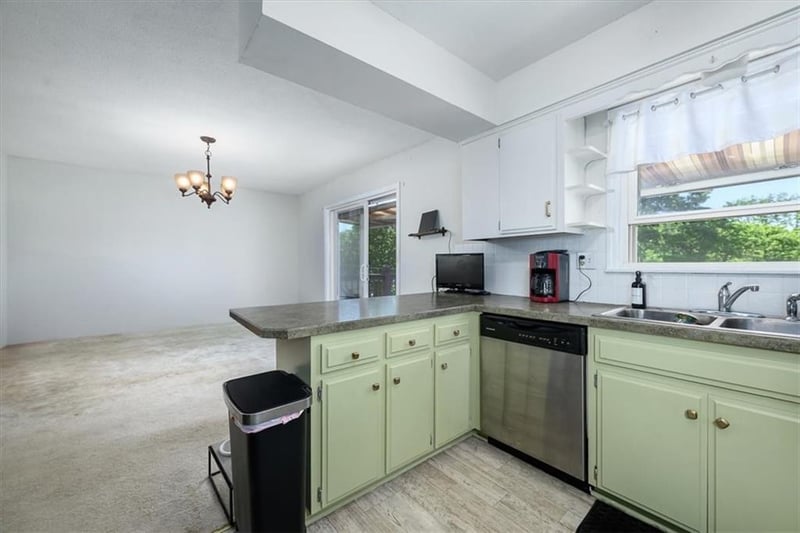 6925 Blair Rd, Kansas City, MO 64152